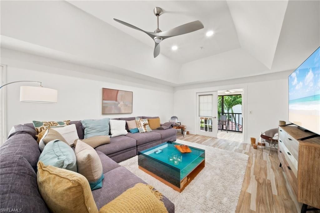 544 10th Ave S, Unit 202N, Naples, FL 34102 Photo