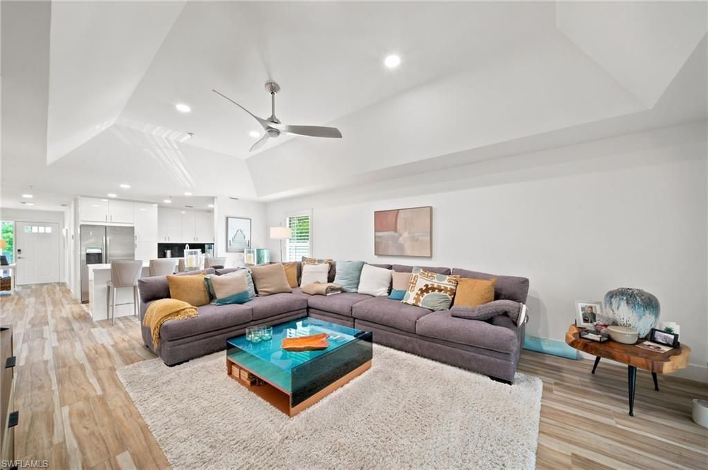 544 10th Ave S, Unit 202N, Naples, FL 34102 Photo