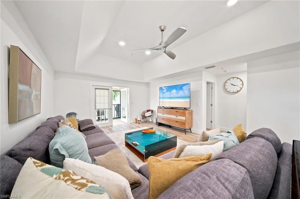 544 10th Ave S, Unit 202N, Naples, FL 34102 Photo