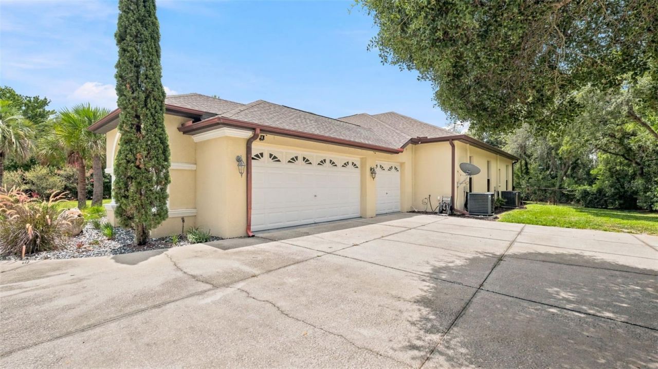 10400 Ramble Ridge Court, Weeki Wachee, FL 34613 Photo