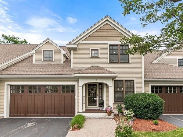 18 Graystone Circle, Unit 18, Winchester, MA 01890