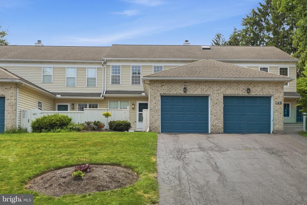 144 PINNACLE POINT DRIVE, LANCASTER, PA 17601
