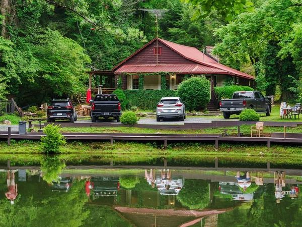 24 Adelaide Drive, Blue Ridge, GA 30513