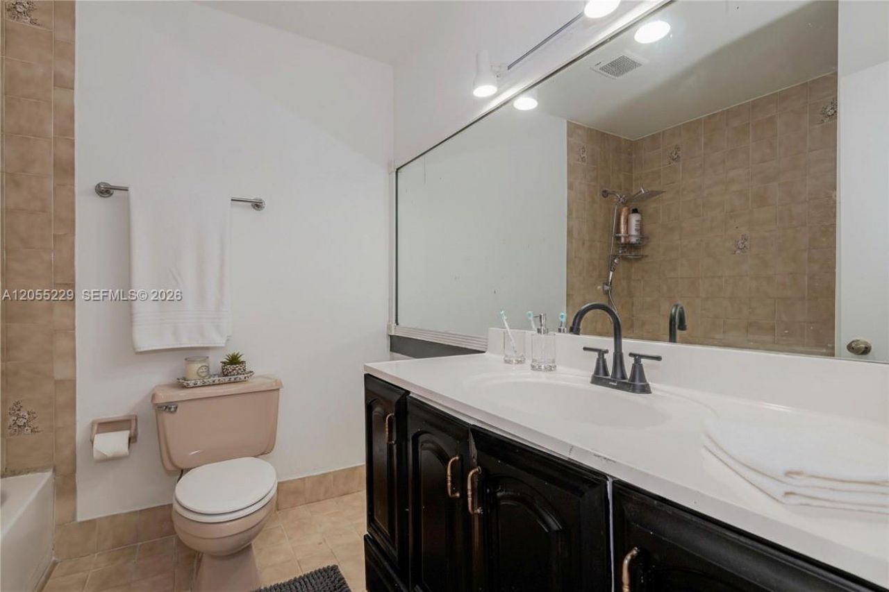 1082 W 79th St , Unit 25, Hialeah, FL 33014 Photo