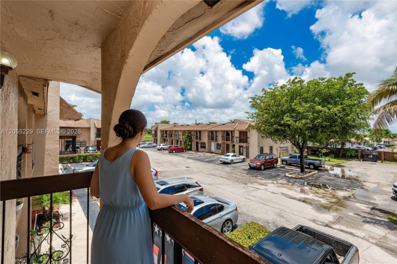 1082 W 79th St , Unit 25, Hialeah, FL 33014 Photo