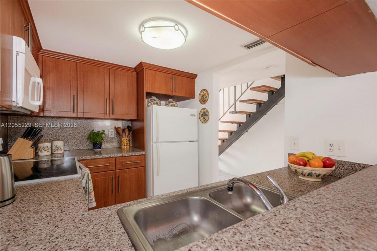 1082 W 79th St , Unit 25, Hialeah, FL 33014 Photo