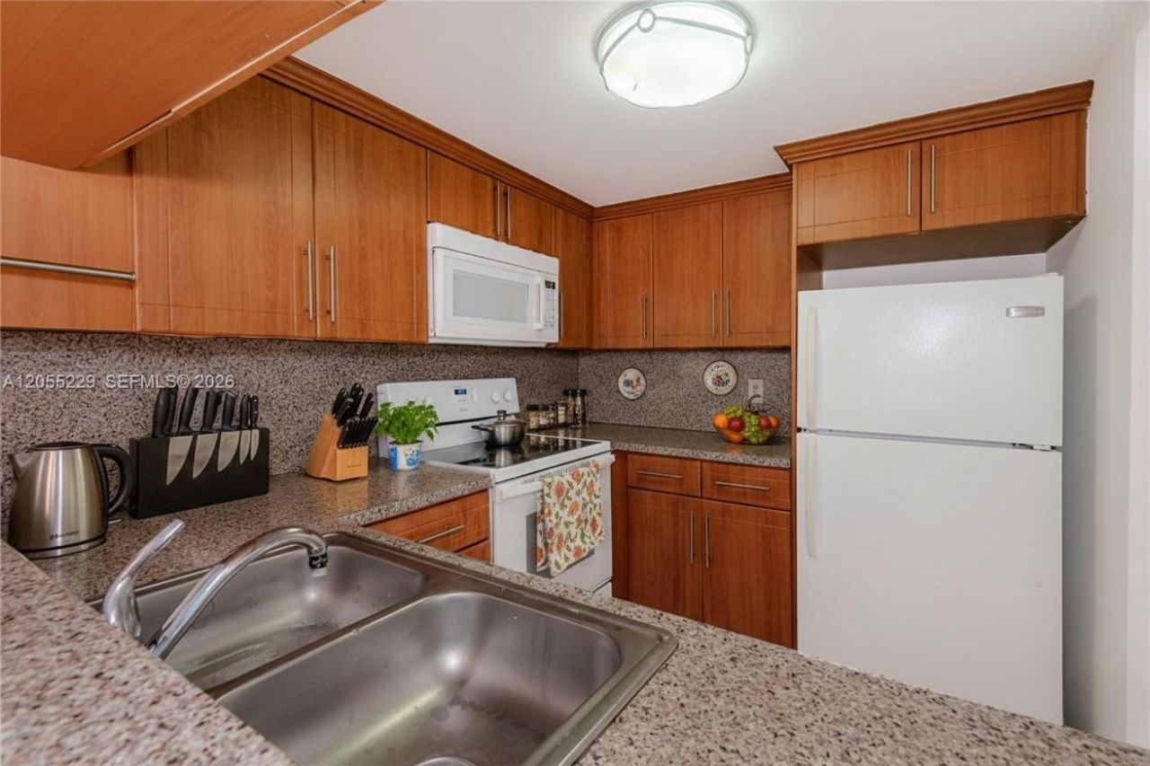 1082 W 79th St , Unit 25, Hialeah, FL 33014 Photo