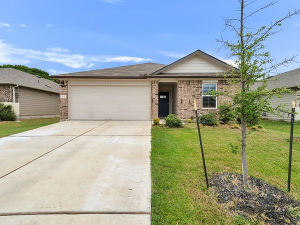 1321 Camden LN , Lockhart, TX 78644