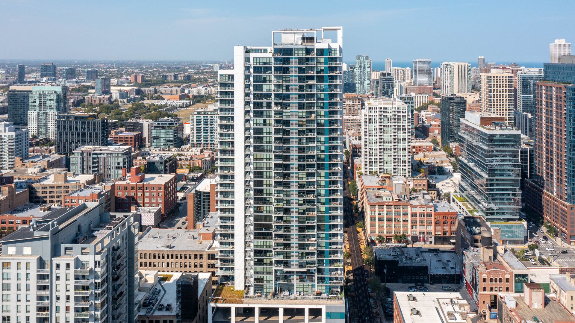 303 W OHIO Street , Chicago, IL 60654