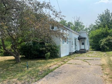 303 1st Street, Canastota, NY 13032