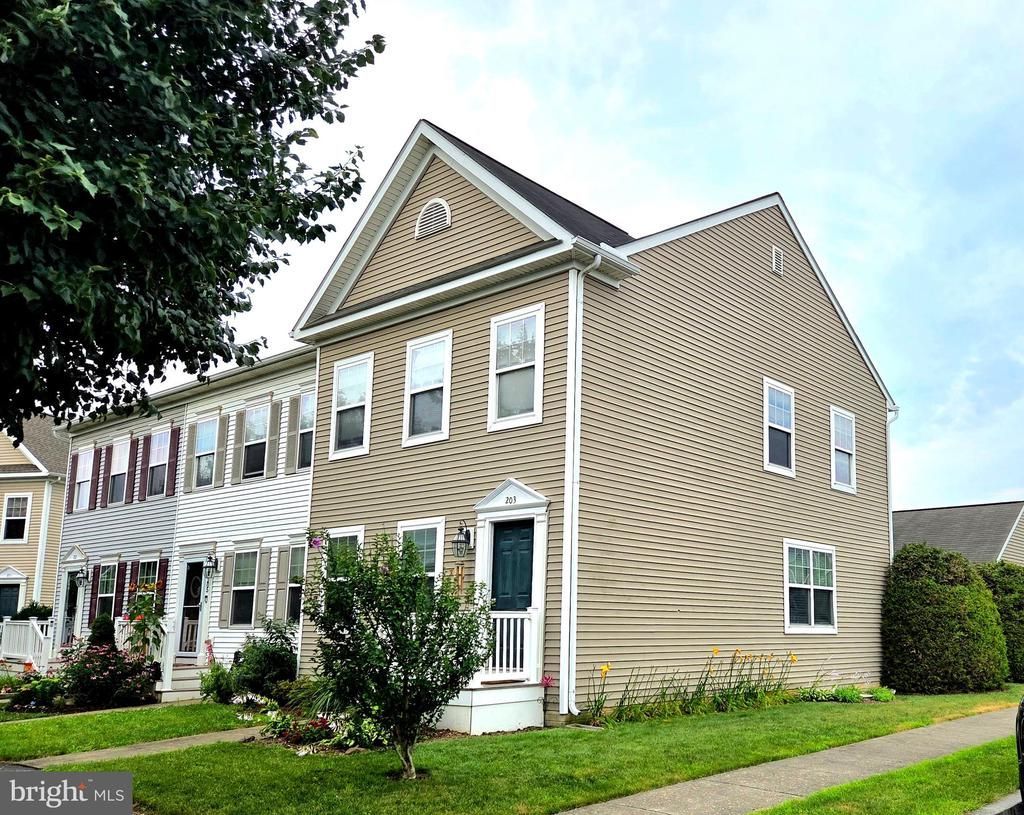 203 HEATHERSAGE DRIVE , MARIETTA, PA 17547