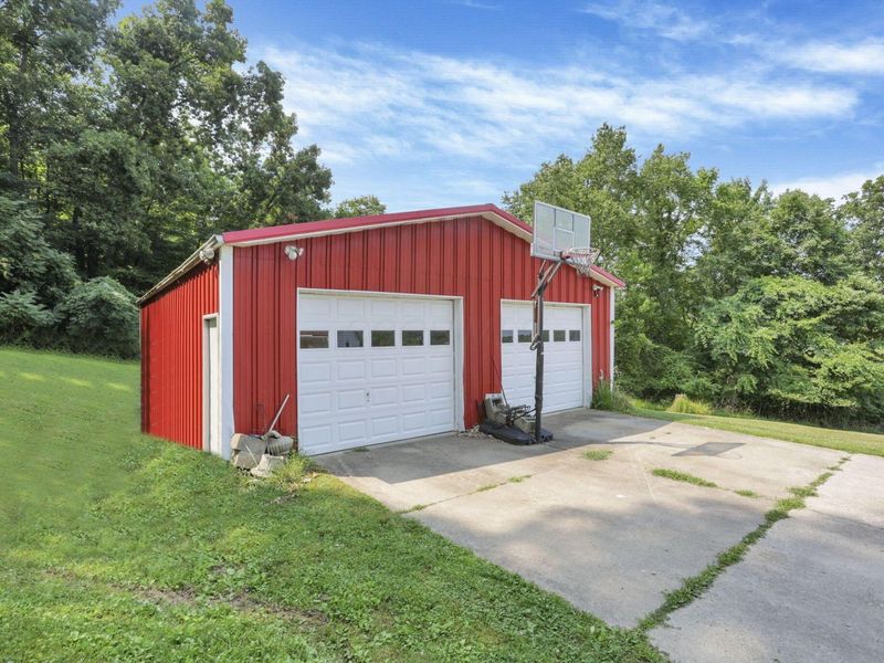 8879 National Road SE, Thornville, OH 43076 Photo 17