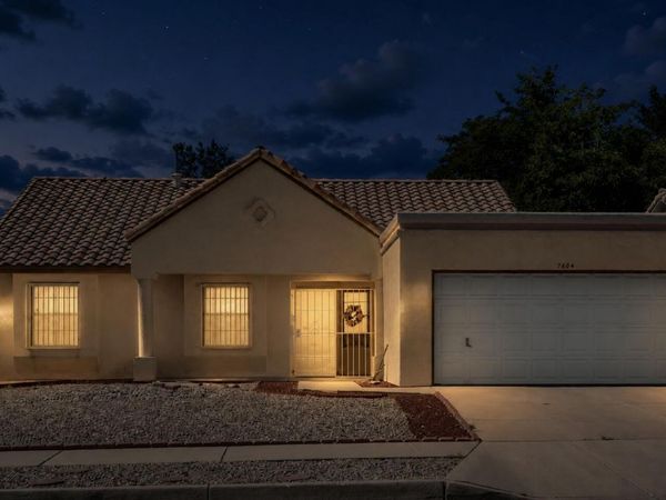 7604 Elderwood Drive NW, Albuquerque, NM 87120
