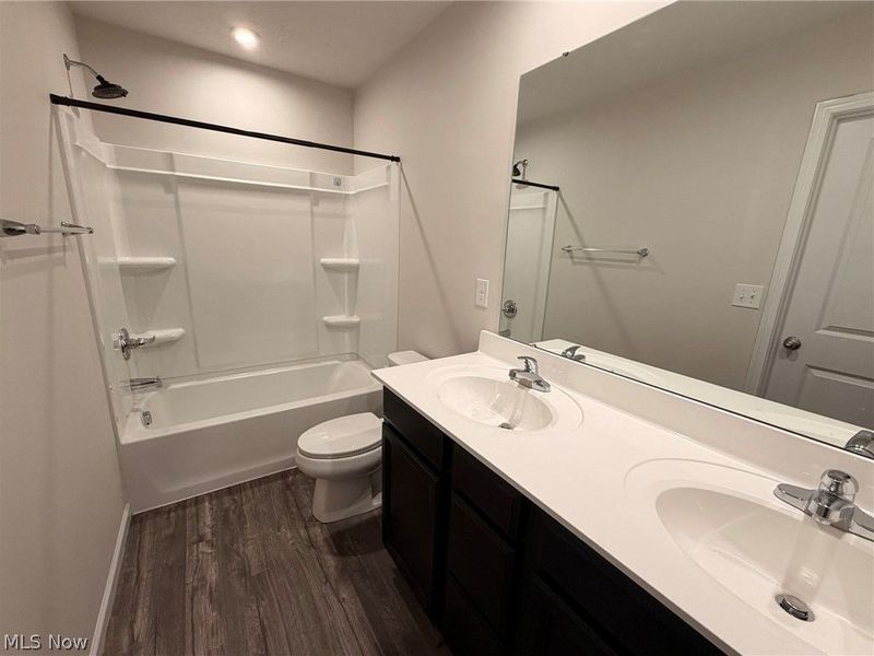 2677 Himelrigh Boulevard, Barberton, OH 44203 Photo 13