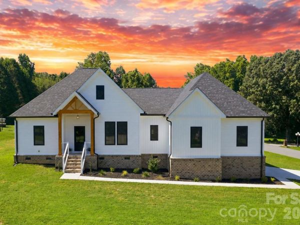 1213 Creekside Drive , Conover, NC 28613