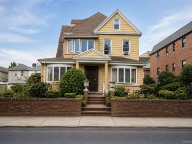 942 72nd Street, Brooklyn, NY 11228