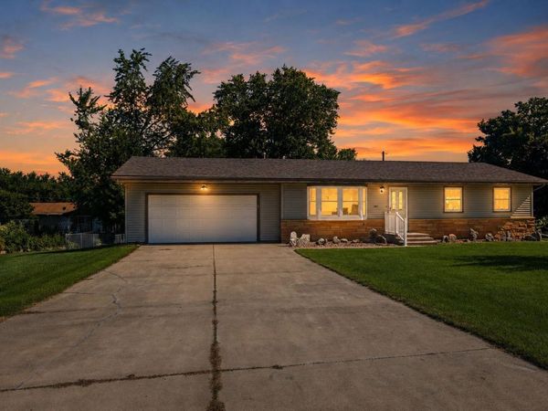 403 Jane Street E, Morristown, MN 55052