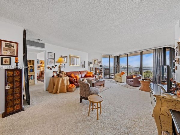 4000 Towerside Ter, Unit 1210, Miami, FL 33138