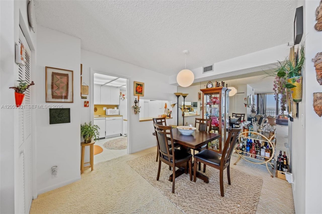 4000 Towerside Ter, Unit 1210, Miami, FL 33138 Photo