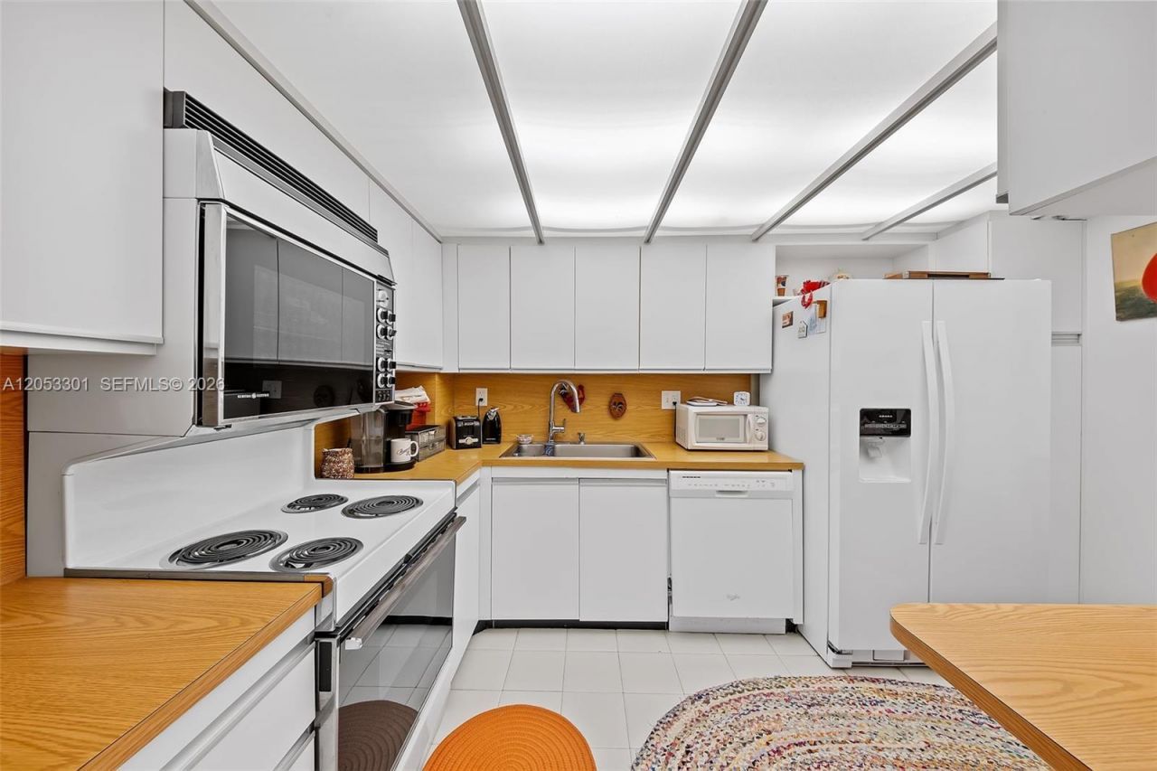 4000 Towerside Ter, Unit 1210, Miami, FL 33138 Photo