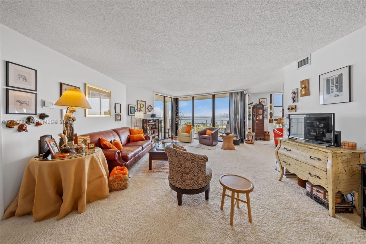 4000 Towerside Ter, Unit 1210, Miami, FL 33138 Photo