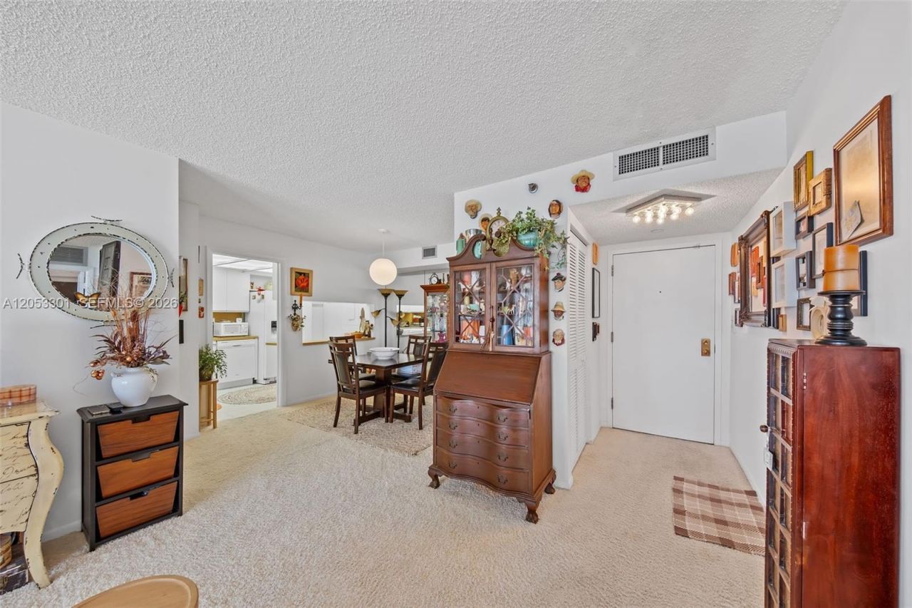 4000 Towerside Ter, Unit 1210, Miami, FL 33138 Photo