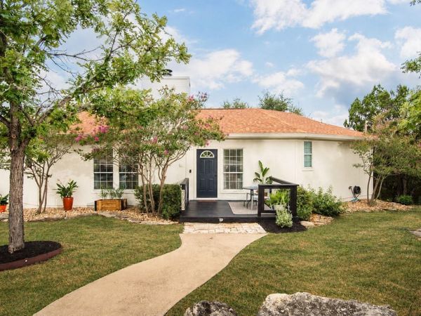 21900 Moulin DR , Spicewood, TX 78669