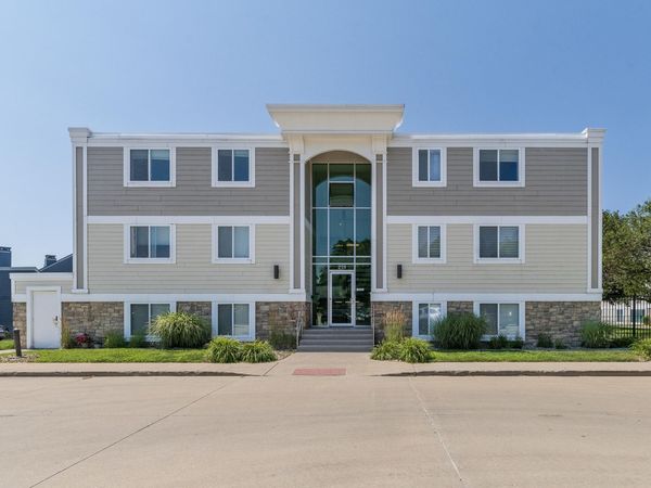 223 N Shore Drive, Unit 310, South Haven, MI 49090