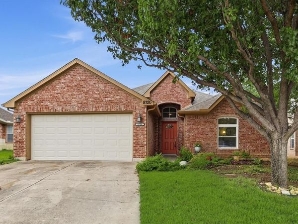 8720 Lariat Circle, Fort Worth, TX 76244