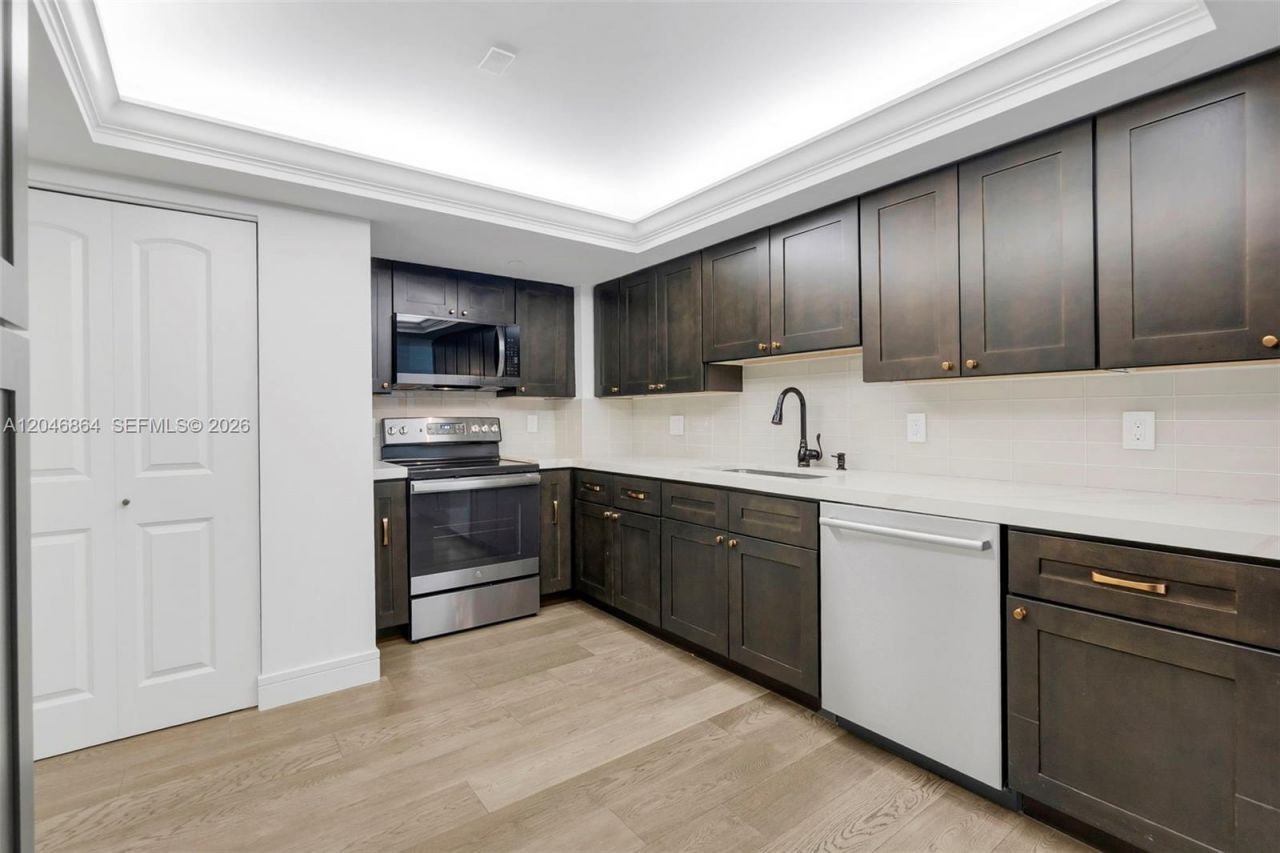 3200 Port Royale Dr N, Unit 205, Fort Lauderdale, FL 33308 Photo