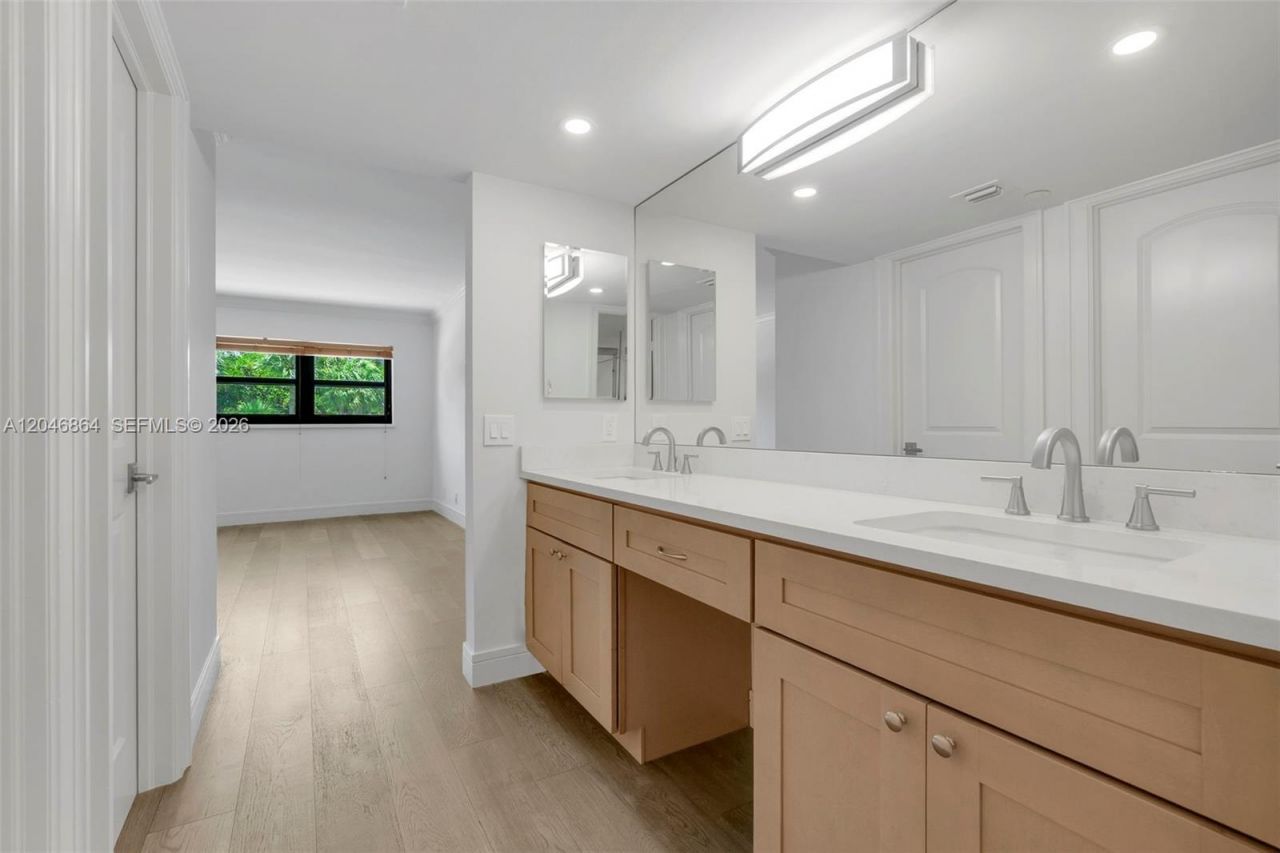 3200 Port Royale Dr N, Unit 205, Fort Lauderdale, FL 33308 Photo