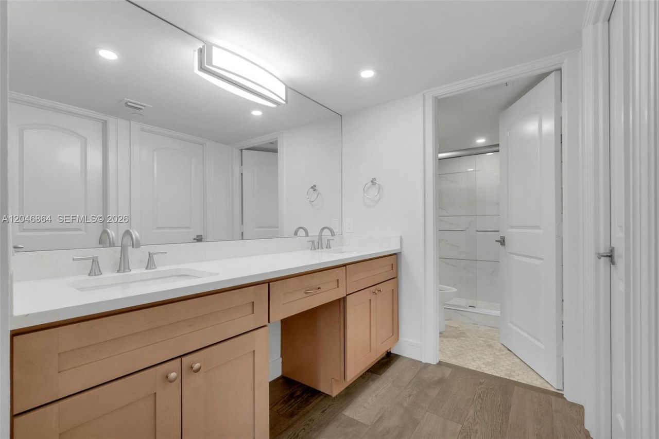 3200 Port Royale Dr N, Unit 205, Fort Lauderdale, FL 33308 Photo
