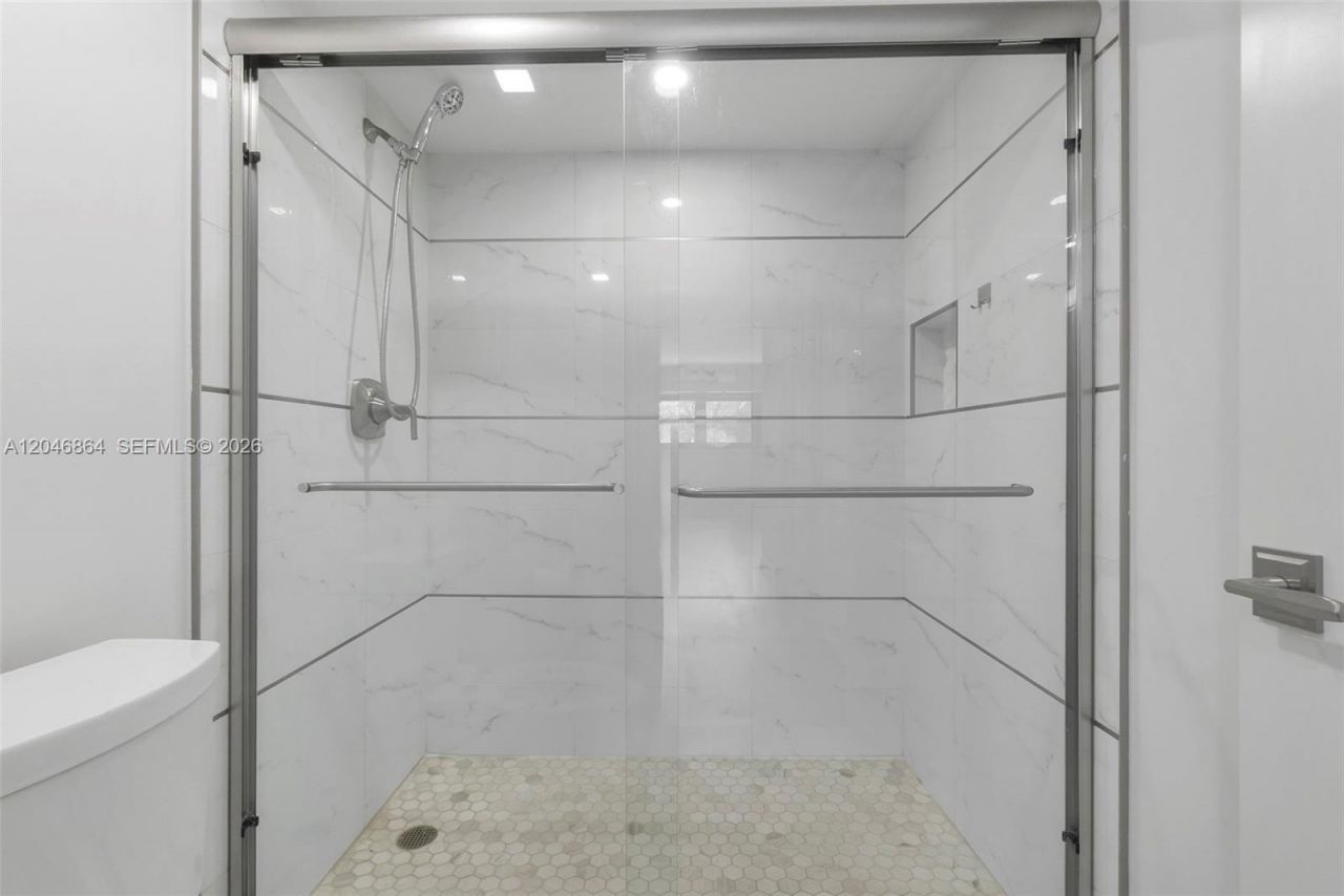 3200 Port Royale Dr N, Unit 205, Fort Lauderdale, FL 33308 Photo