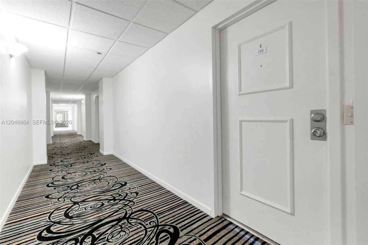3200 Port Royale Dr N, Unit 205, Fort Lauderdale, FL 33308 Photo