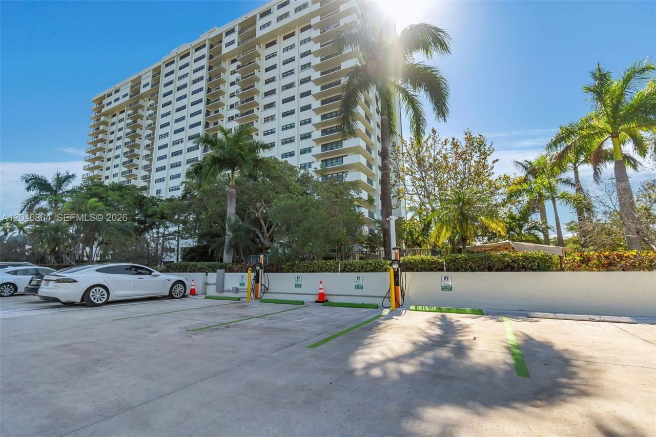 3200 Port Royale Dr N, Unit 205, Fort Lauderdale, FL 33308 Photo