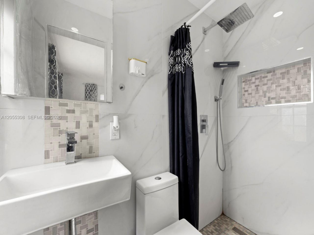 355 W 62nd St , Hialeah, FL 33012 Photo