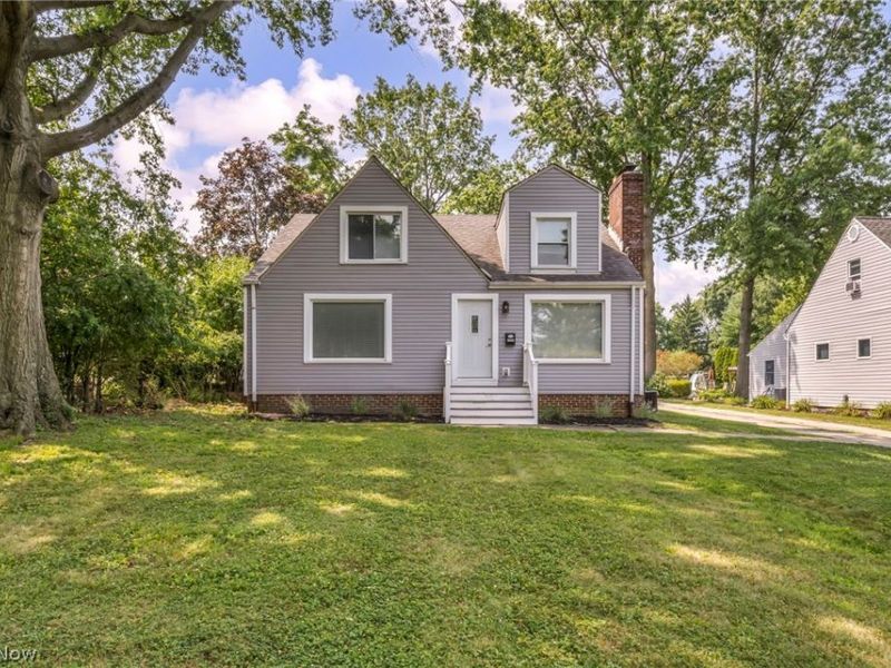 1703 Grantwood Drive, Parma, OH 44134 Photo 1