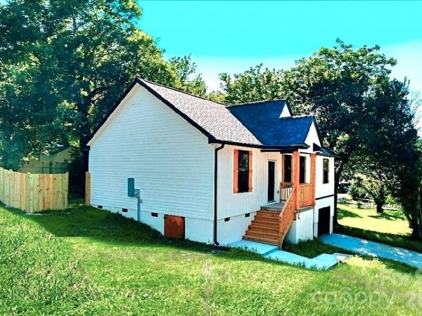 1111 W 7th Avenue , Gastonia, NC 28052