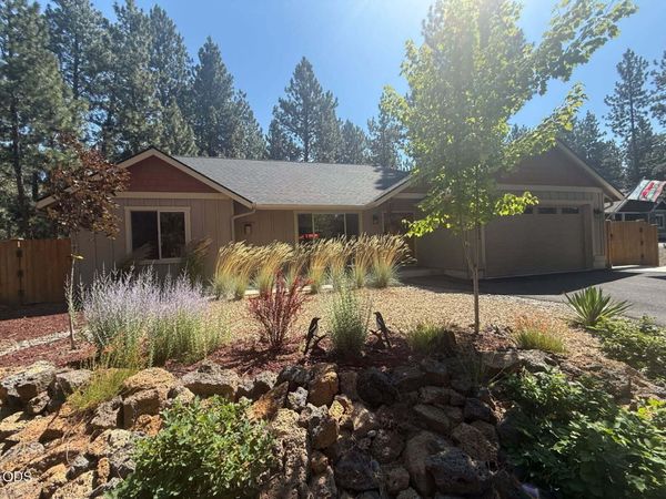 60134 Turquoise Road, Bend, OR 97702