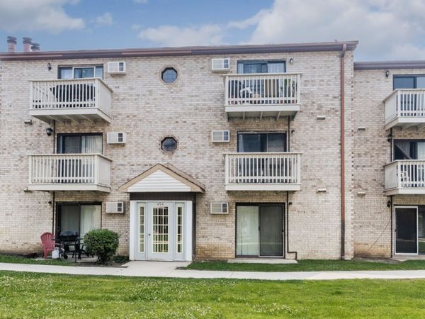 454 E SPRUCE Drive, Unit 2B, Palatine, IL 60074