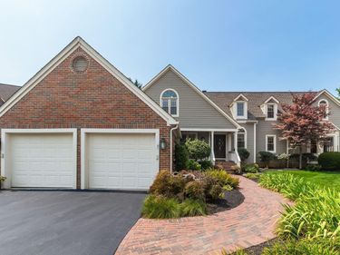 6484 Moors Place W, Dublin, OH 43017