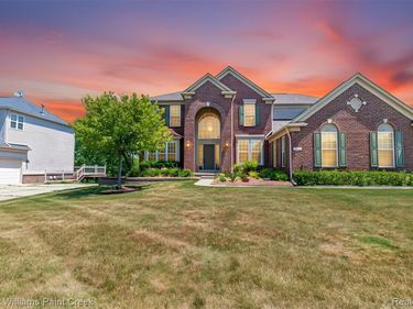 6423 Moonstone Drive, Grand Blanc Twp, MI 48439
