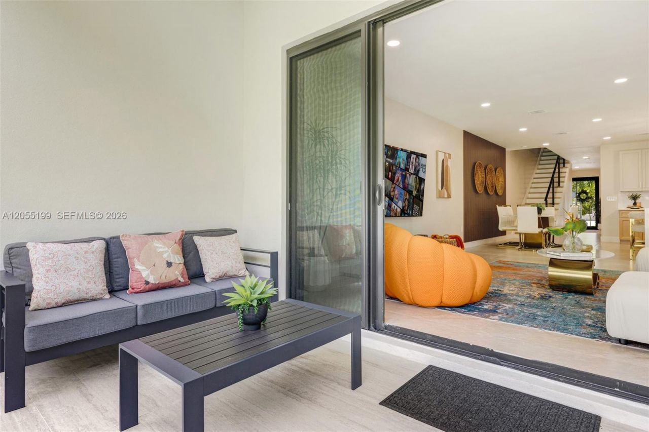 703 SW 17th St , Unit 703, Fort Lauderdale, FL 33315 Photo