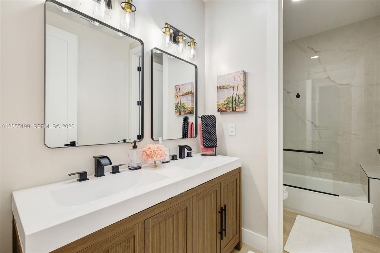 703 SW 17th St , Unit 703, Fort Lauderdale, FL 33315 Photo
