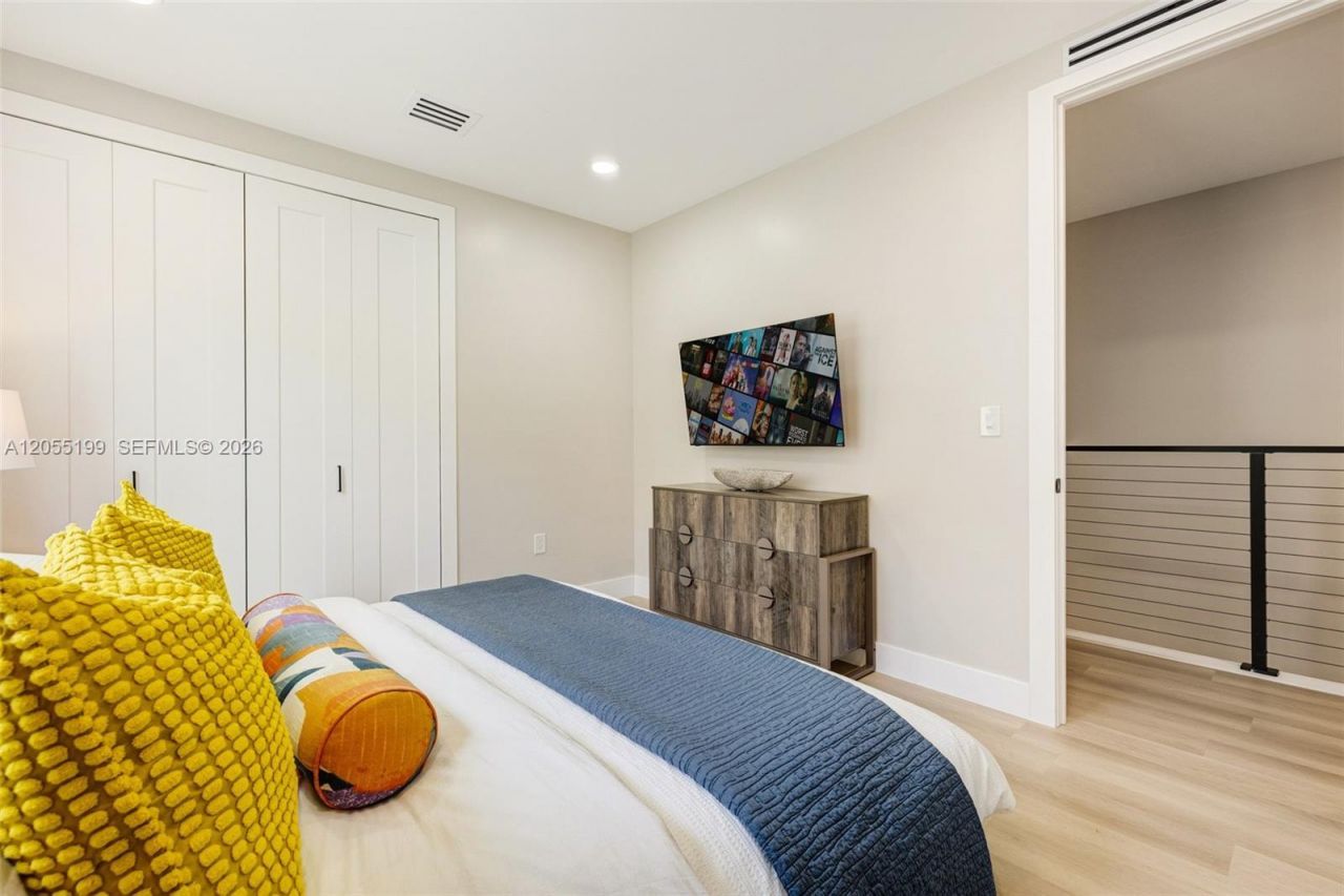 703 SW 17th St , Unit 703, Fort Lauderdale, FL 33315 Photo