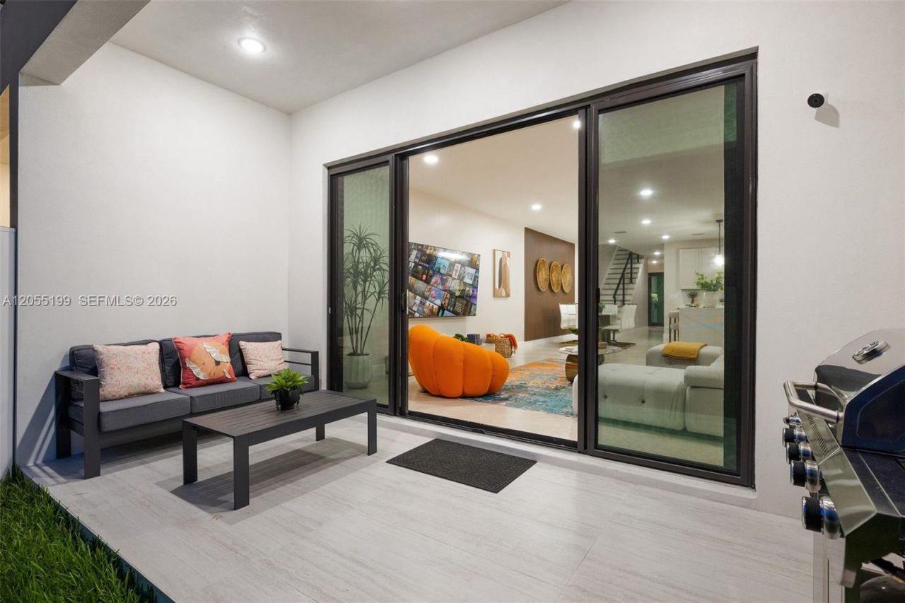 703 SW 17th St , Unit 703, Fort Lauderdale, FL 33315 Photo