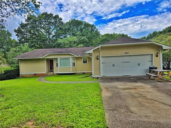 120 ASPEN LAKE Drive , Newnan, GA 30263