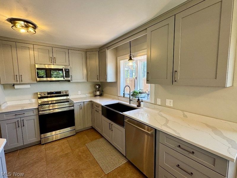 95 Sunset Drive, McConnelsville, OH 43756 Photo 4