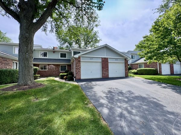 221 W Golfview Terrace , Palatine, IL 60067