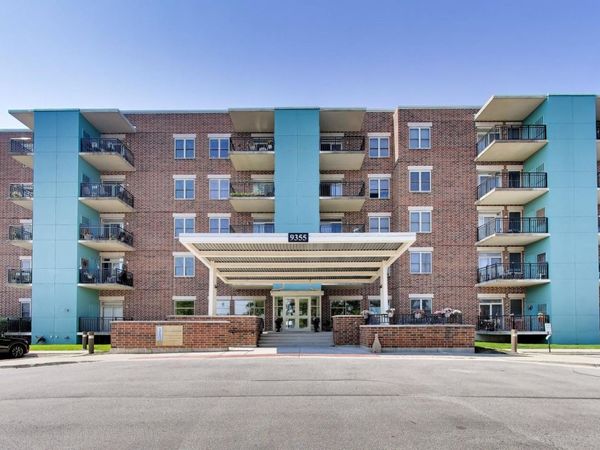 9355 Irving Park Road , Unit 307, Schiller Park, IL 60176
